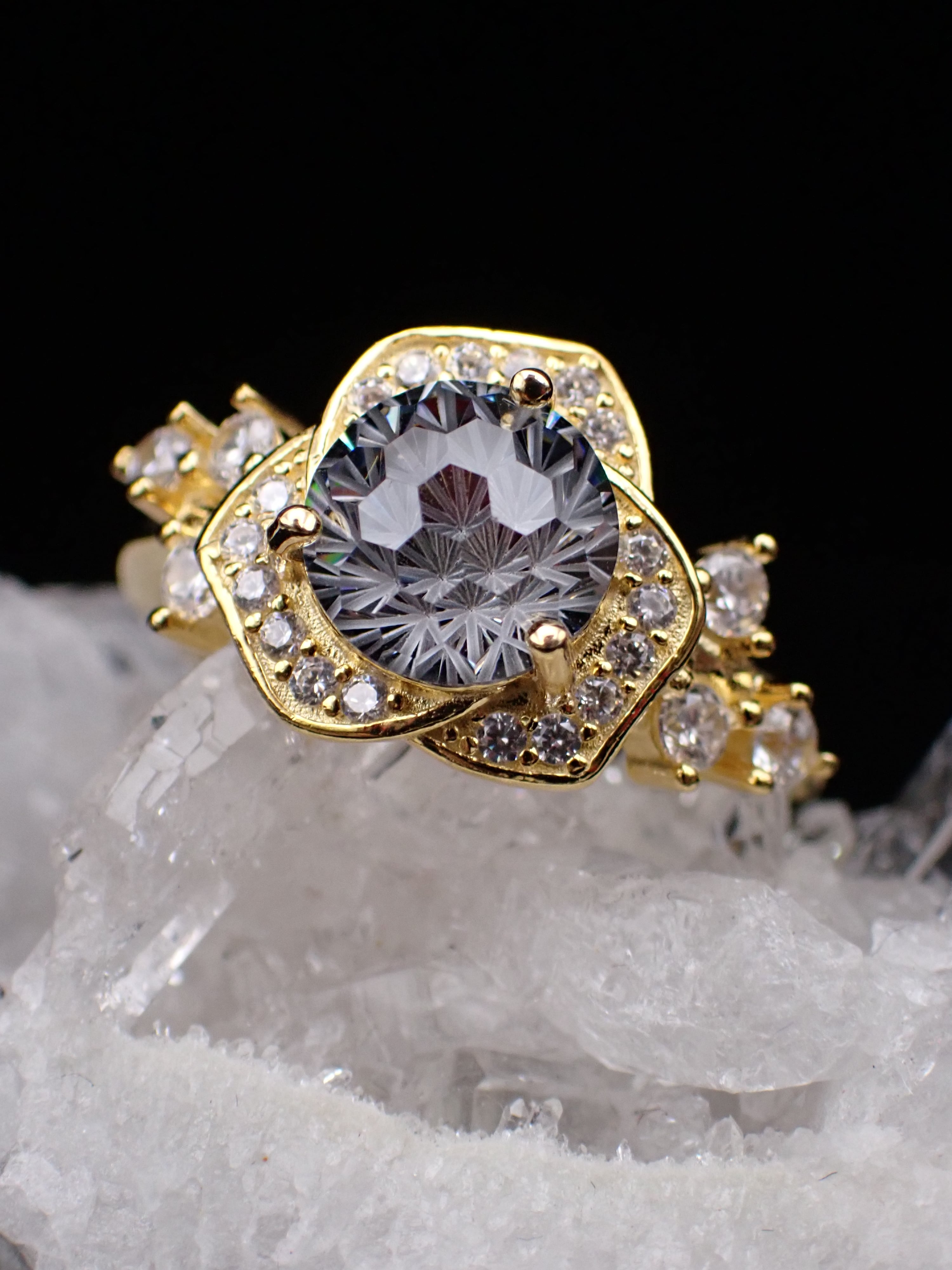 薔薇ring ✴︎ 花火カット×クリアブラック フリーサイズリング