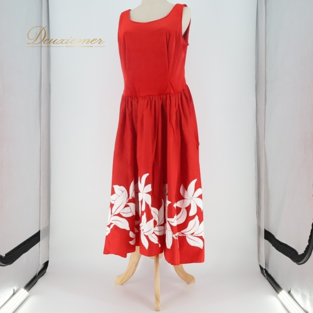 フラダンス 衣装 ワンピース ドレス レッド系 ベロア生地 異素材 ノースリーブ 花柄 葉っぱ柄 アシンメトリー 高級感 派手 かわいい 華やか 鮮やか 明るい ハワイアン アロハ ハワイアンプリント フラ ダンス レッスン 練習 ホワイト系