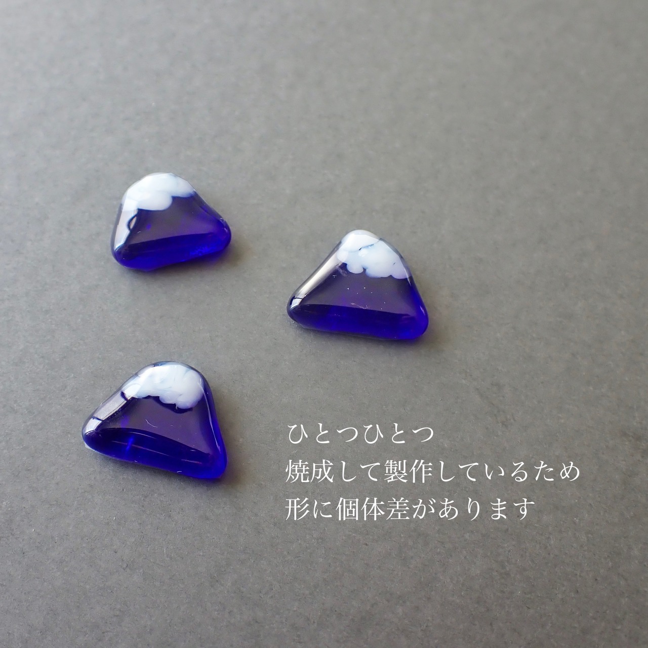 ガラスの富士山ネクタイピン