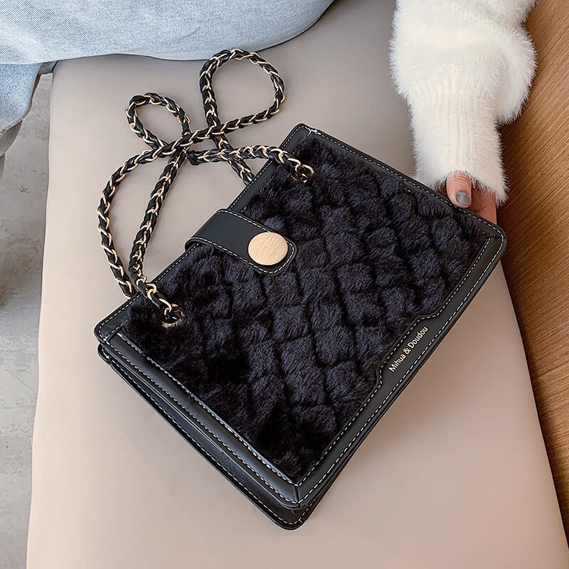 秋冬新作スモールバッグレディースバッグ2020新流行ファッションロンビックショルダーメッセンジャーバッグネットレッドヘアリーチェーンバッグ Tiancai_Wing_Bag91550134381