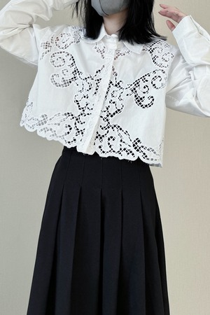 Lace design short shirts/WHITE