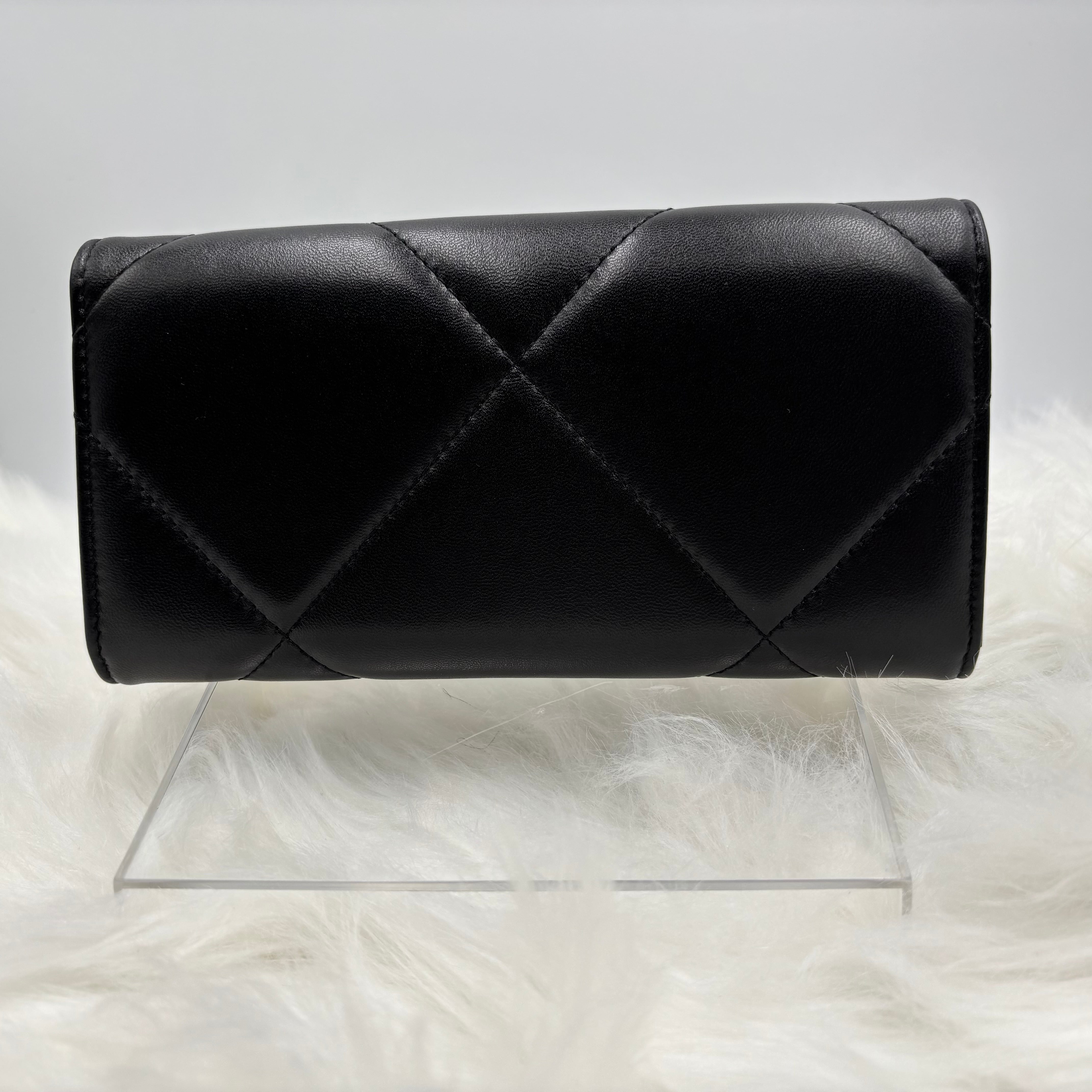 ✨極美品✨CHANEL 19 ディズヌフ ラムスキン フラップ 長財布 黒