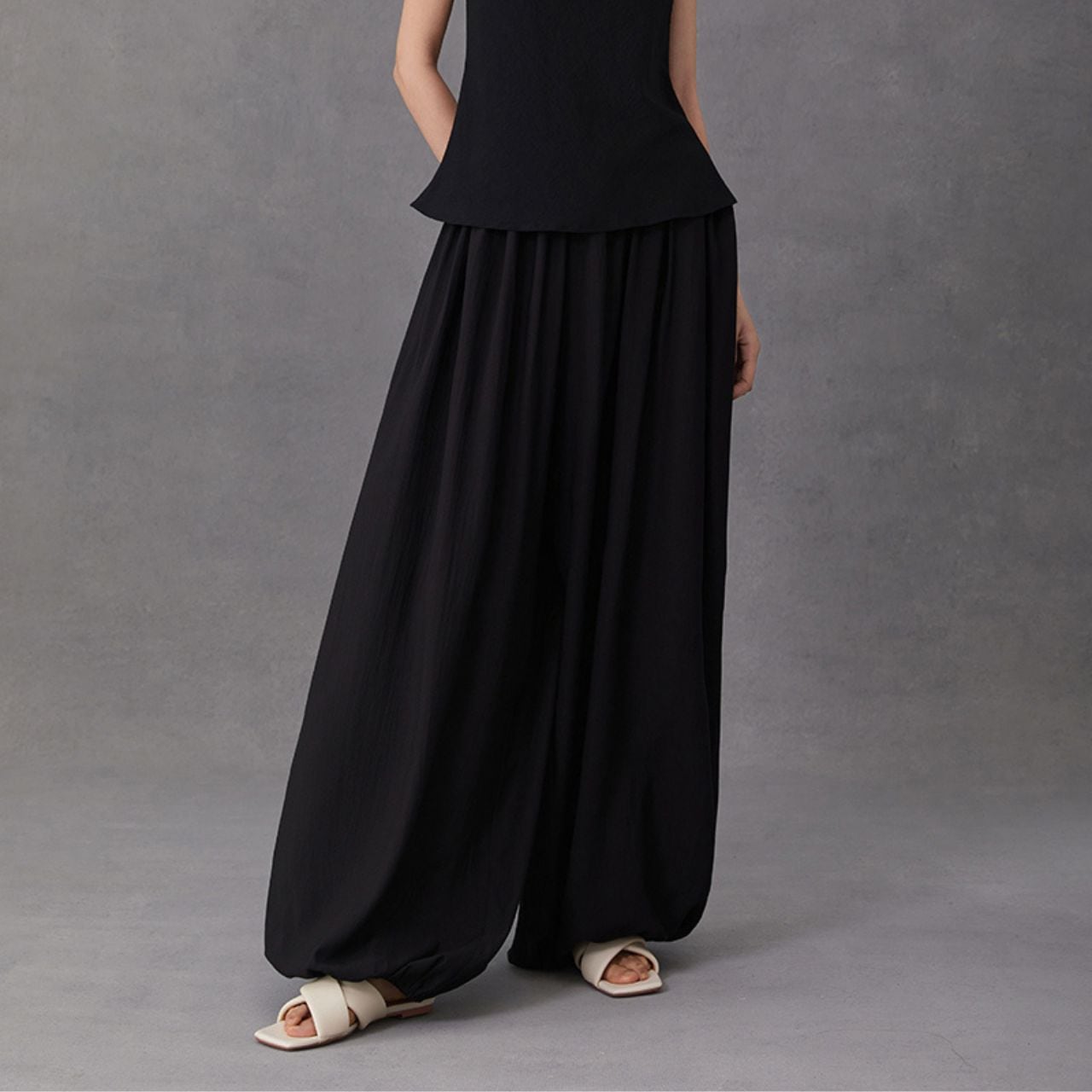 クロップド丈バルーンパンツ 00674