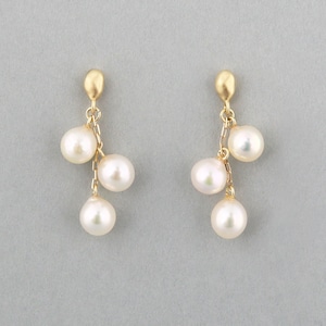 Akoya baroque pearl swing pierce