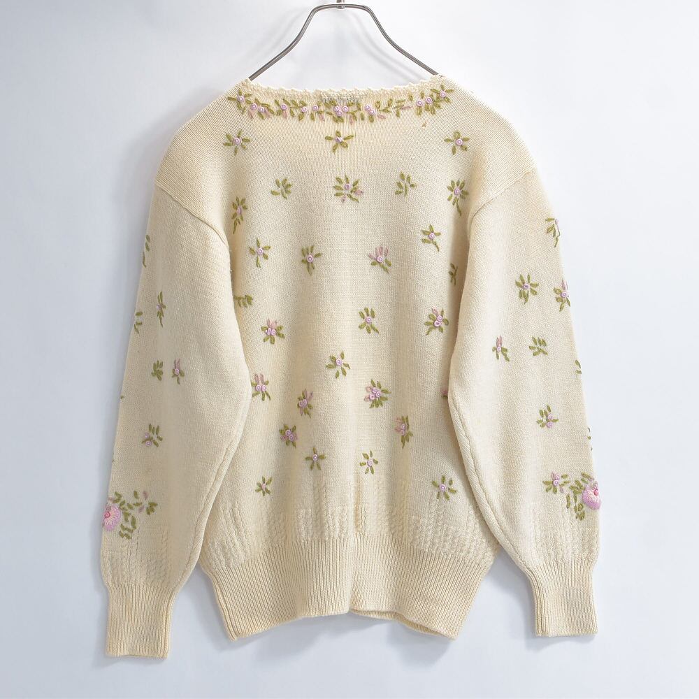 古着 ビンテージ ヨーロッパ 刺繍花柄 テロテロ ゴールド トップス 希少 美品 ヨーロッパ古着】ロンドン買付け 60年代製 ホワイト X カラフル花柄