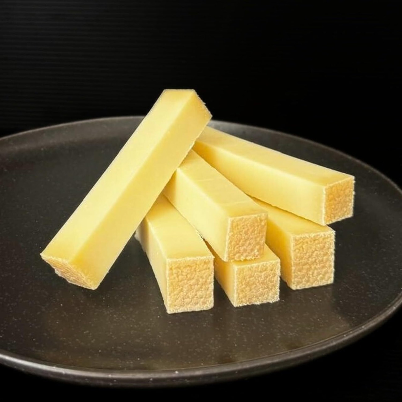 グラスフェッド スイス産 グリュイエール AOP 12ヶ月熟成（1kg）Swiss Grass-Fed Gruyère AOP – 12-Month Aged, 1kg, Individually Cut from the Wheel