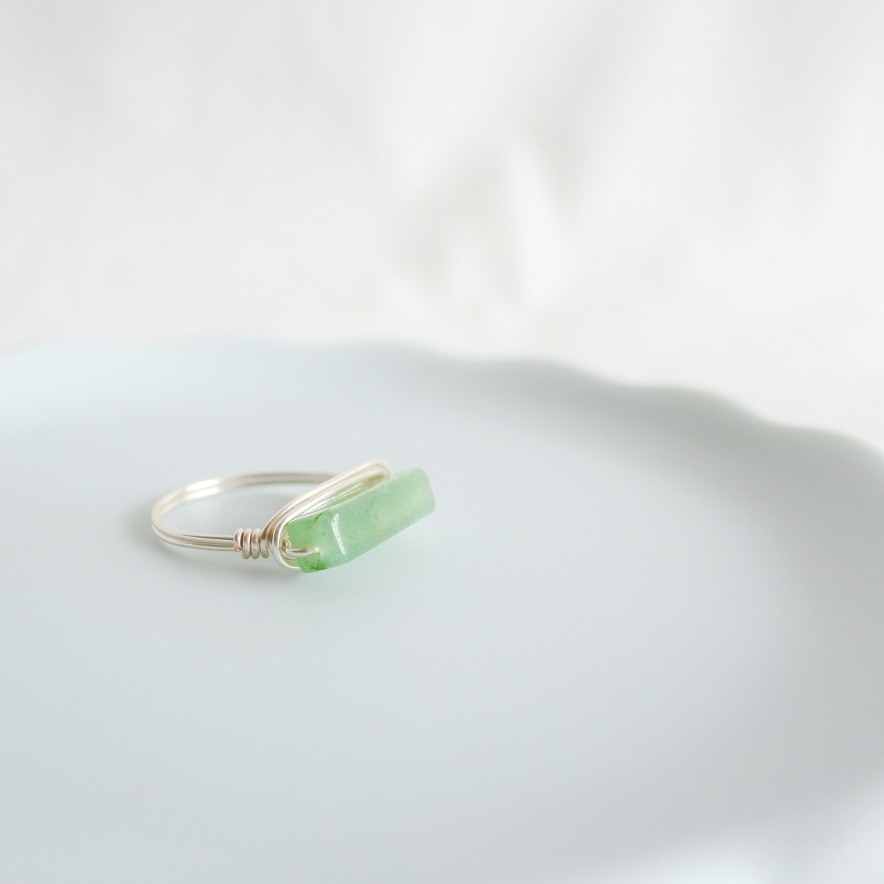 グリーンアベンチュリン　ほそながい　シルバーの指輪