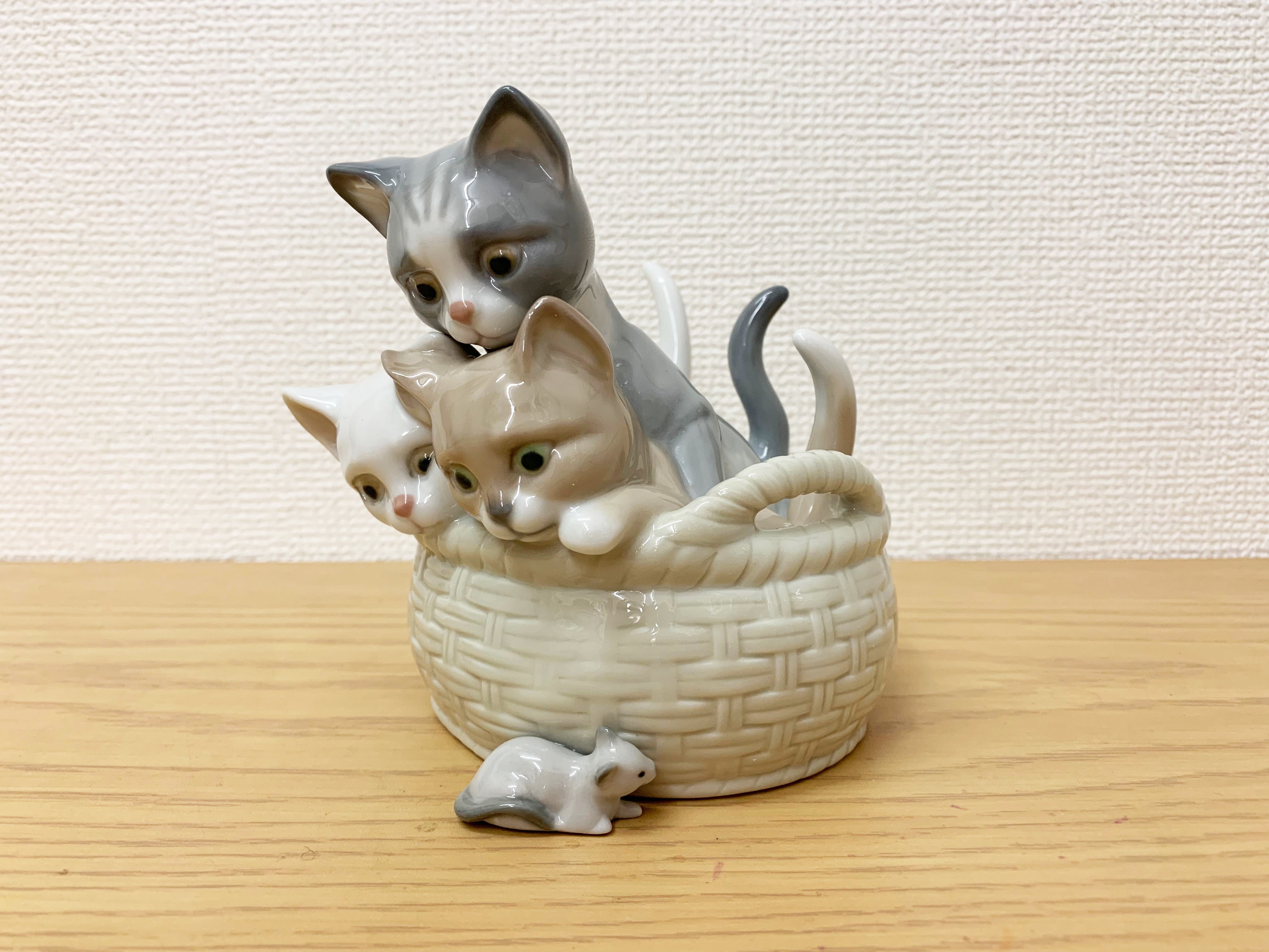 リヤドロ『お昼寝の場所』子猫