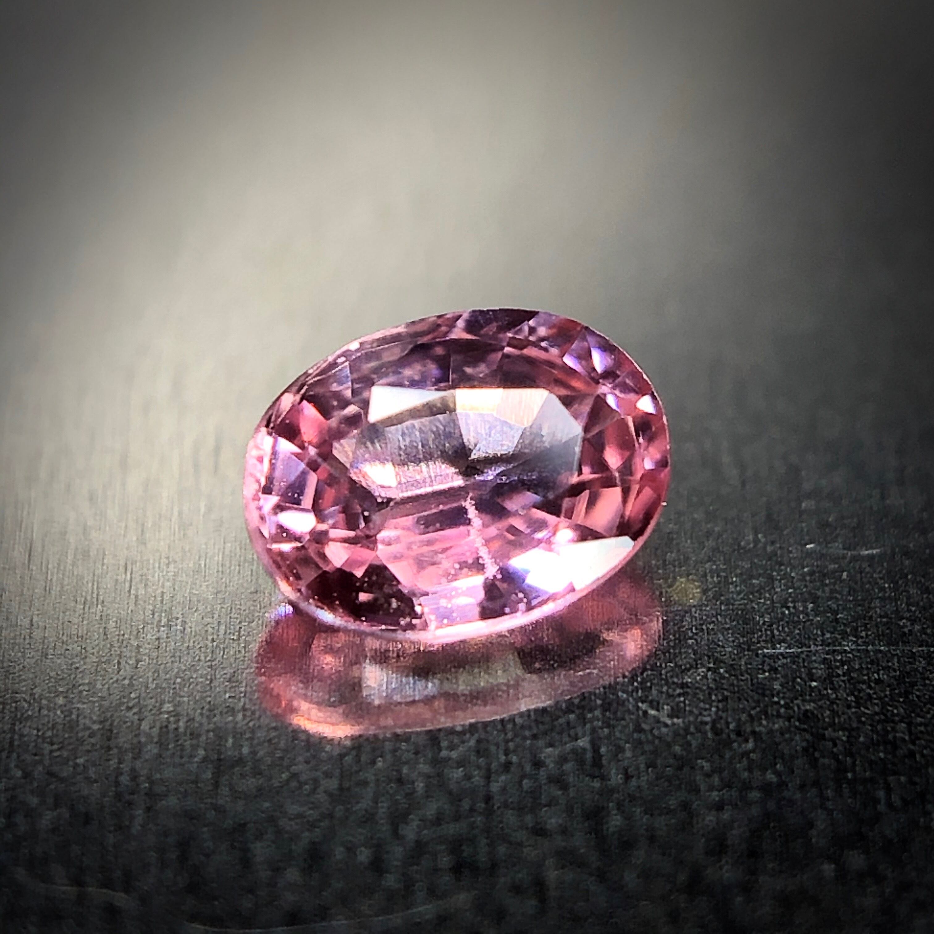 天然パパラチャサファイア0.16ct【スリランカ】☆輝き専門☆蛍光☆DGL鑑別
