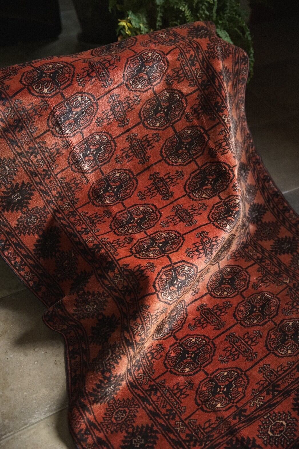 938 -Vintage Turkmen rug