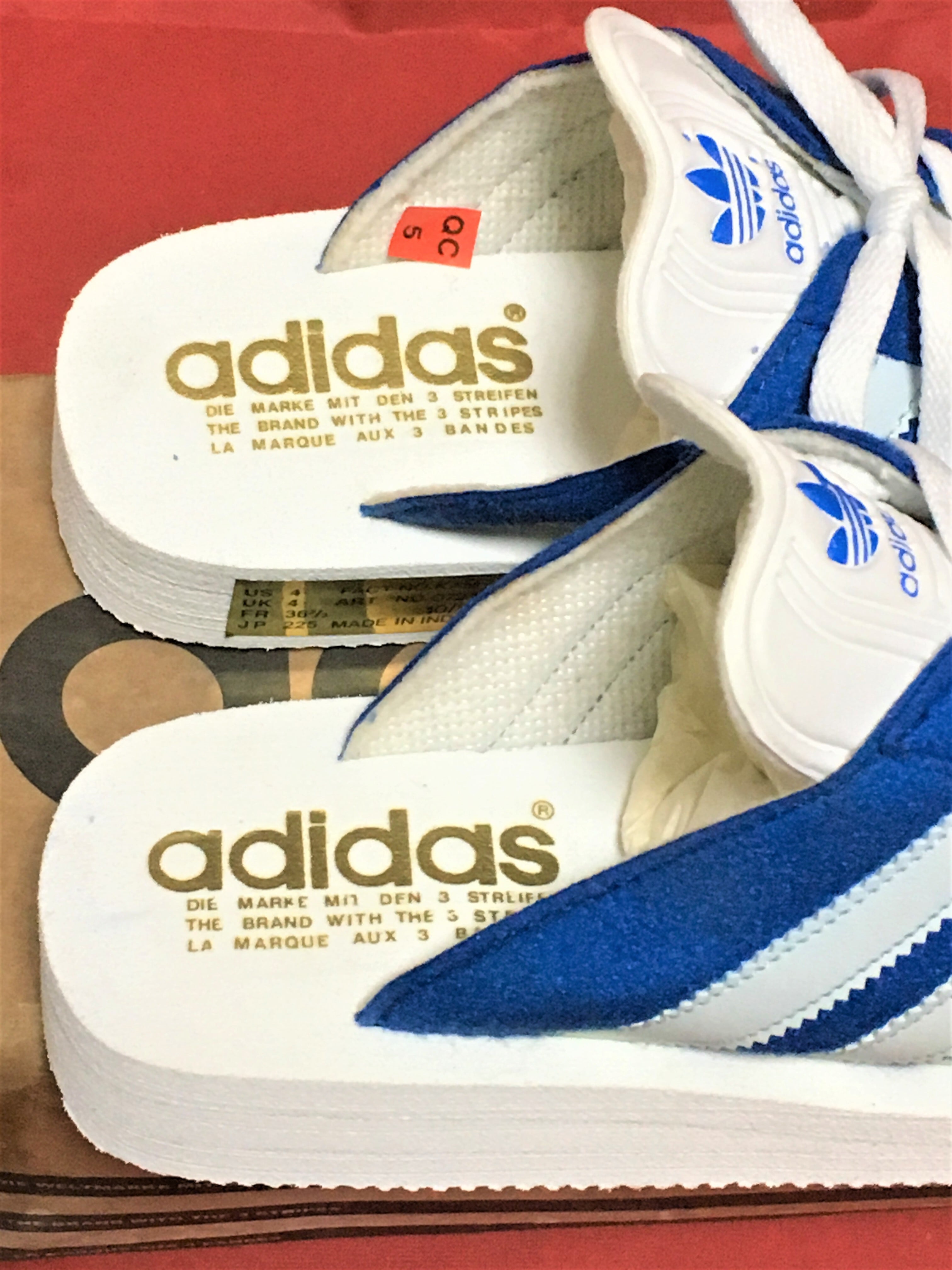 adidas（アディダス）BEACH GAZELLE（ビーチ ガゼル）4 22.5cm 青/白