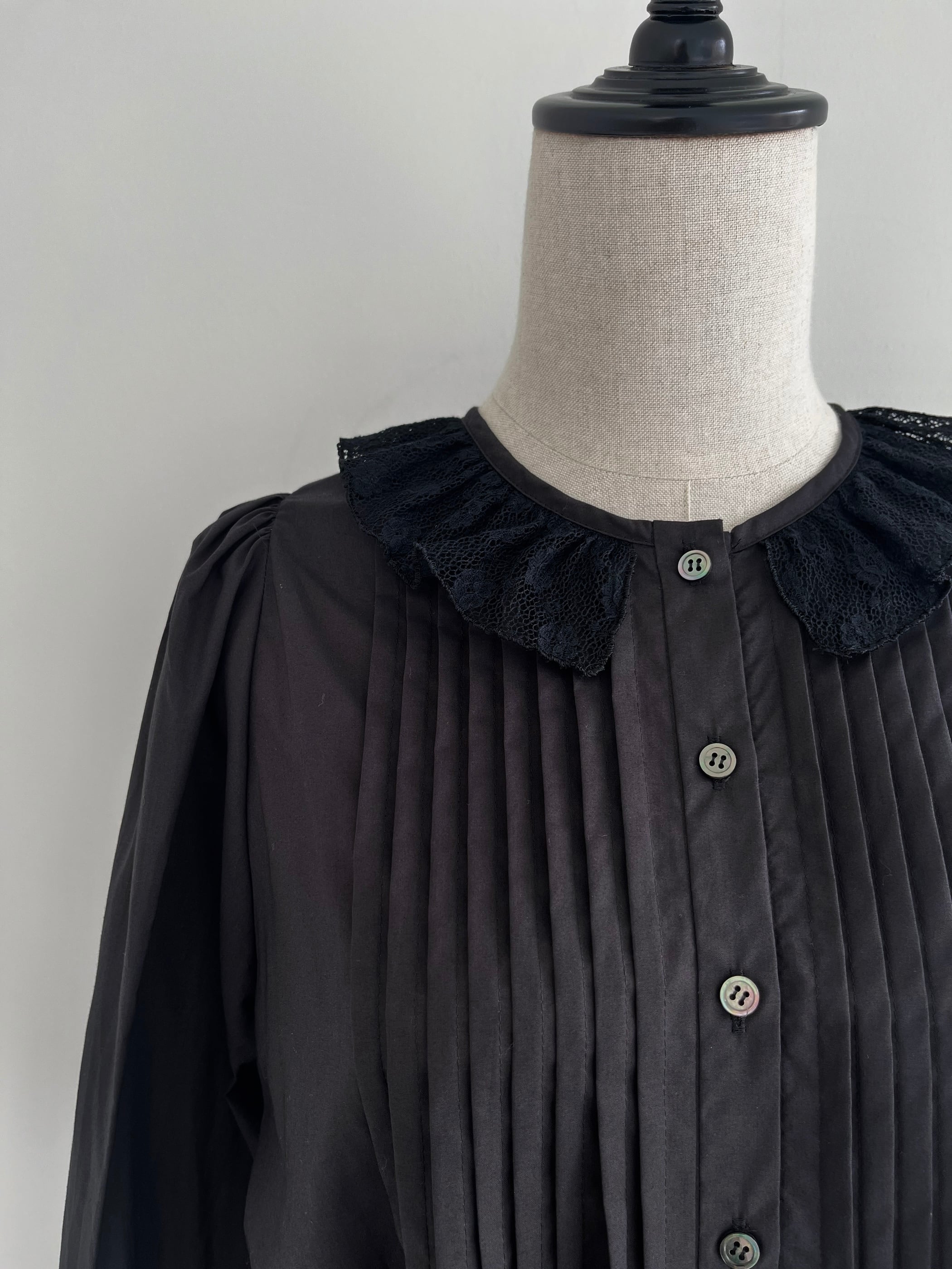 Bilitis dix-sept ans Lace Frill Collor Blouse | KOKO