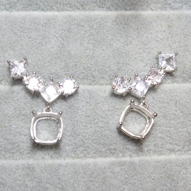 銅 8㎜強 クッションスクエア アーチCZ スイング ピアスセッティング SV