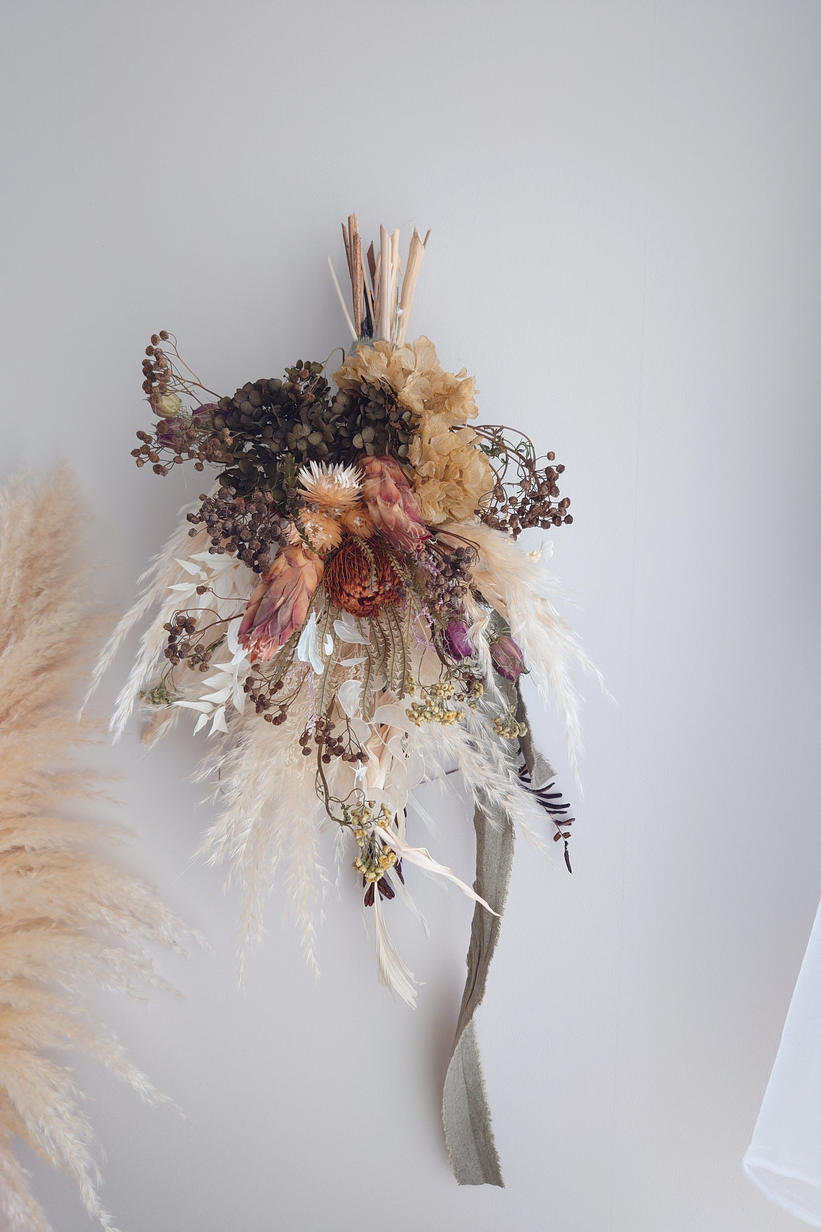 【1点もの】パンパスグラスのアンティーク風スワッグ ドライフラワーブーケ*ドライフラワースワッグ*ナチュラルインテリア*新築祝い*癒しの空間