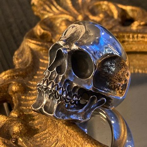 KING SKULL RING custom(Enlarged eye holes)