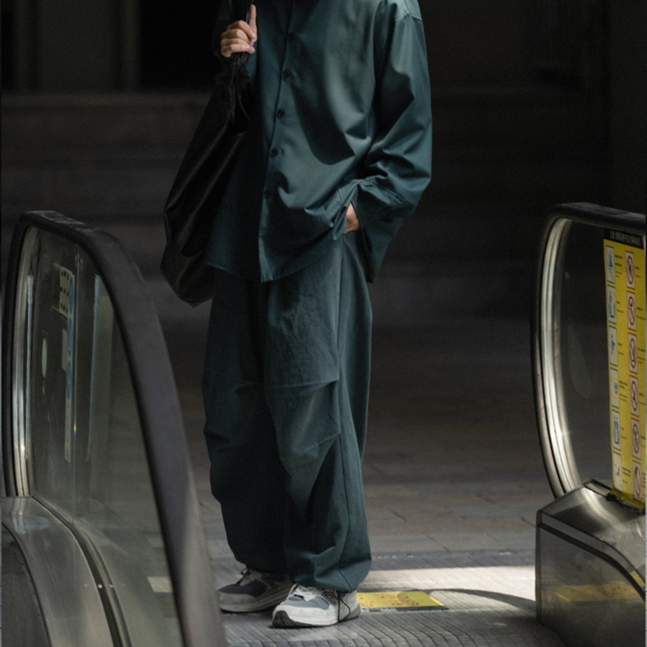 ストレートレッグ裾コードパンツ　981