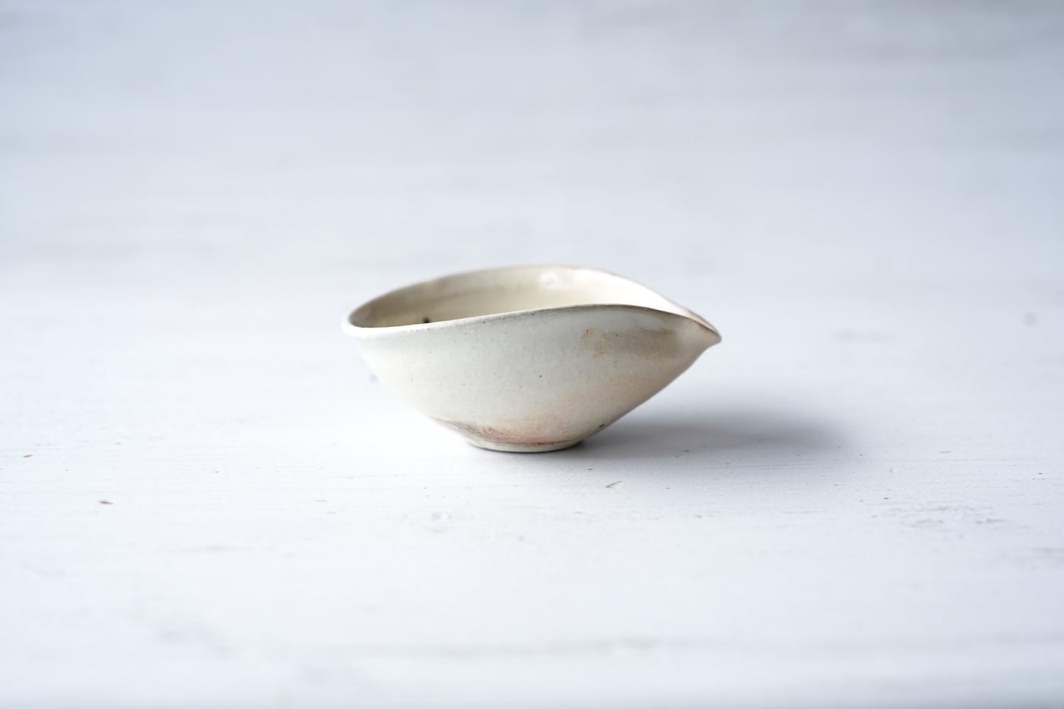 鉄散 楕円片口鉢 ヒメ | 古谷製陶所