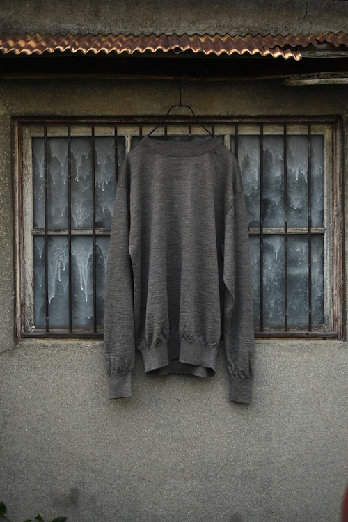 BATONER / CHOMA CREW NECK (GREIGE)