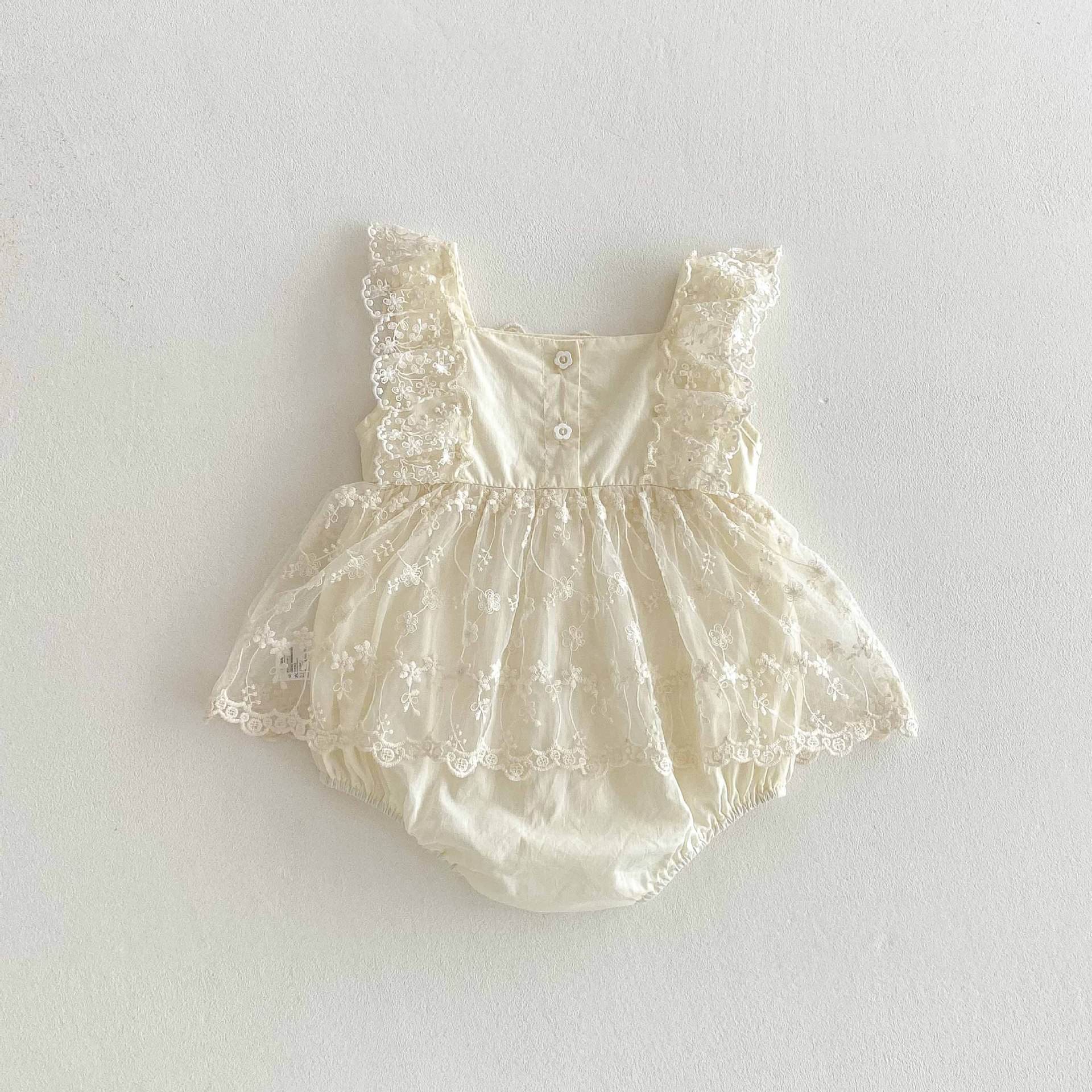 生成りレースロンパース