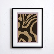 静寂の流れ Ⅵ｜穏やかに重なる曲線が魅せるモノトーン抽象アートポスター｜空間を整える静けさと美しさ｜A4ポスター