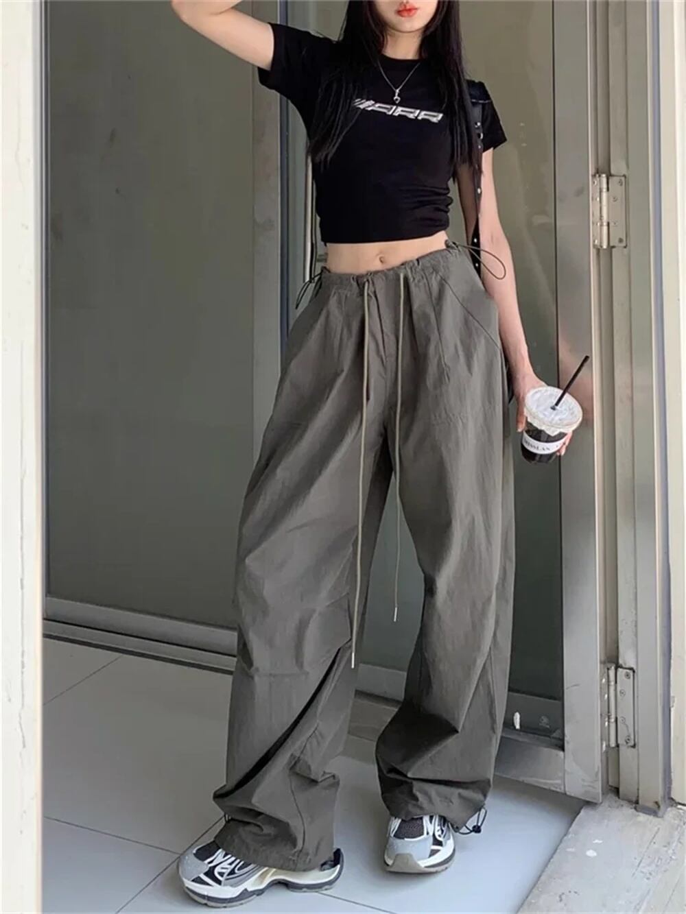 【希少 名作】graphpaper 22SS パラシュートパンツ グレー 女性のレトロなグレーのパラシュートパンツ,バギーのトラックスーツ