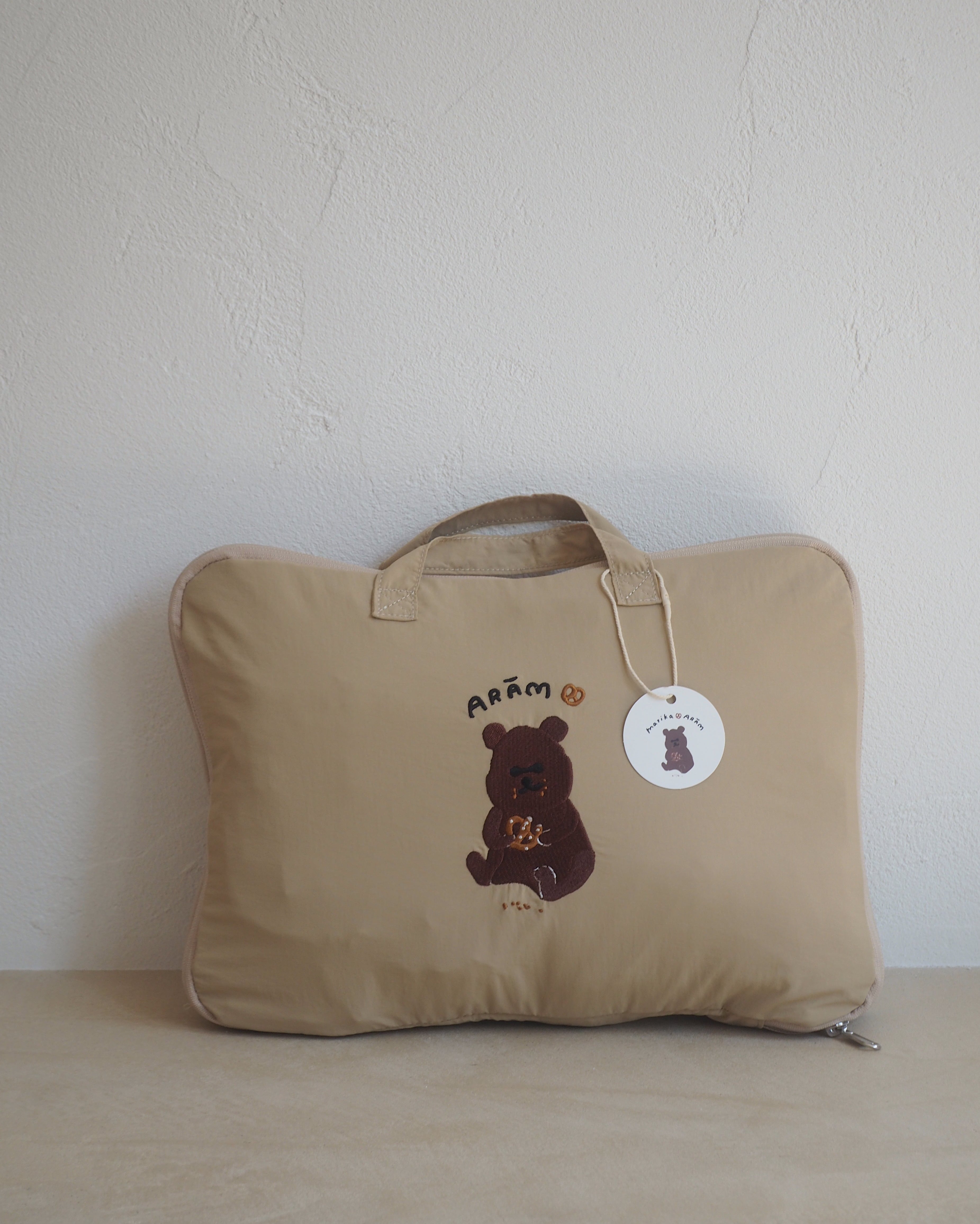 nutsくんのトラベルポーチ M | ARĀM creations