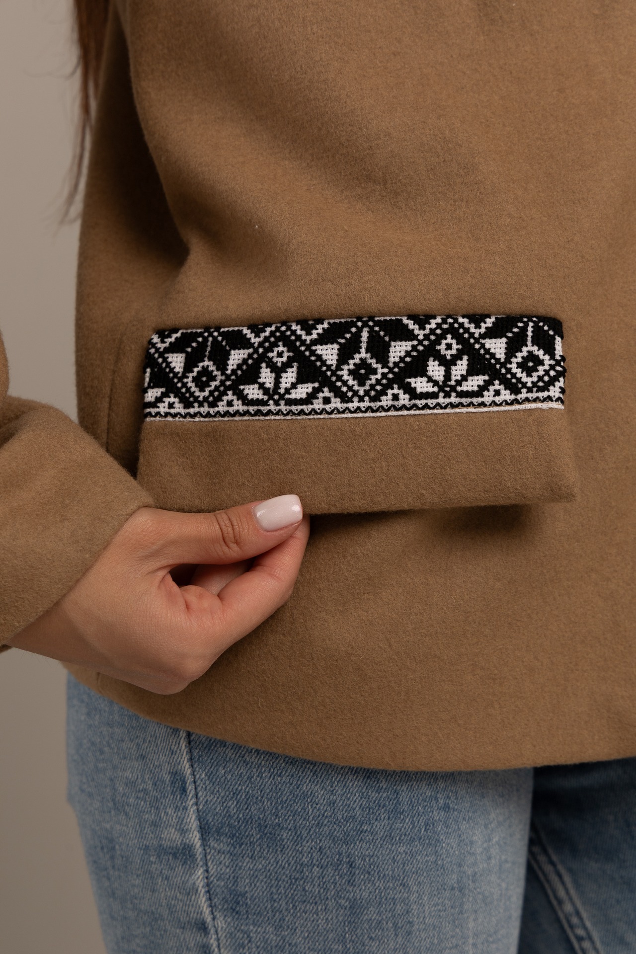 ウクライナ産プレミアムウール・ジャケットコート（キャメル）クロスステッチ手刺繍 - 4