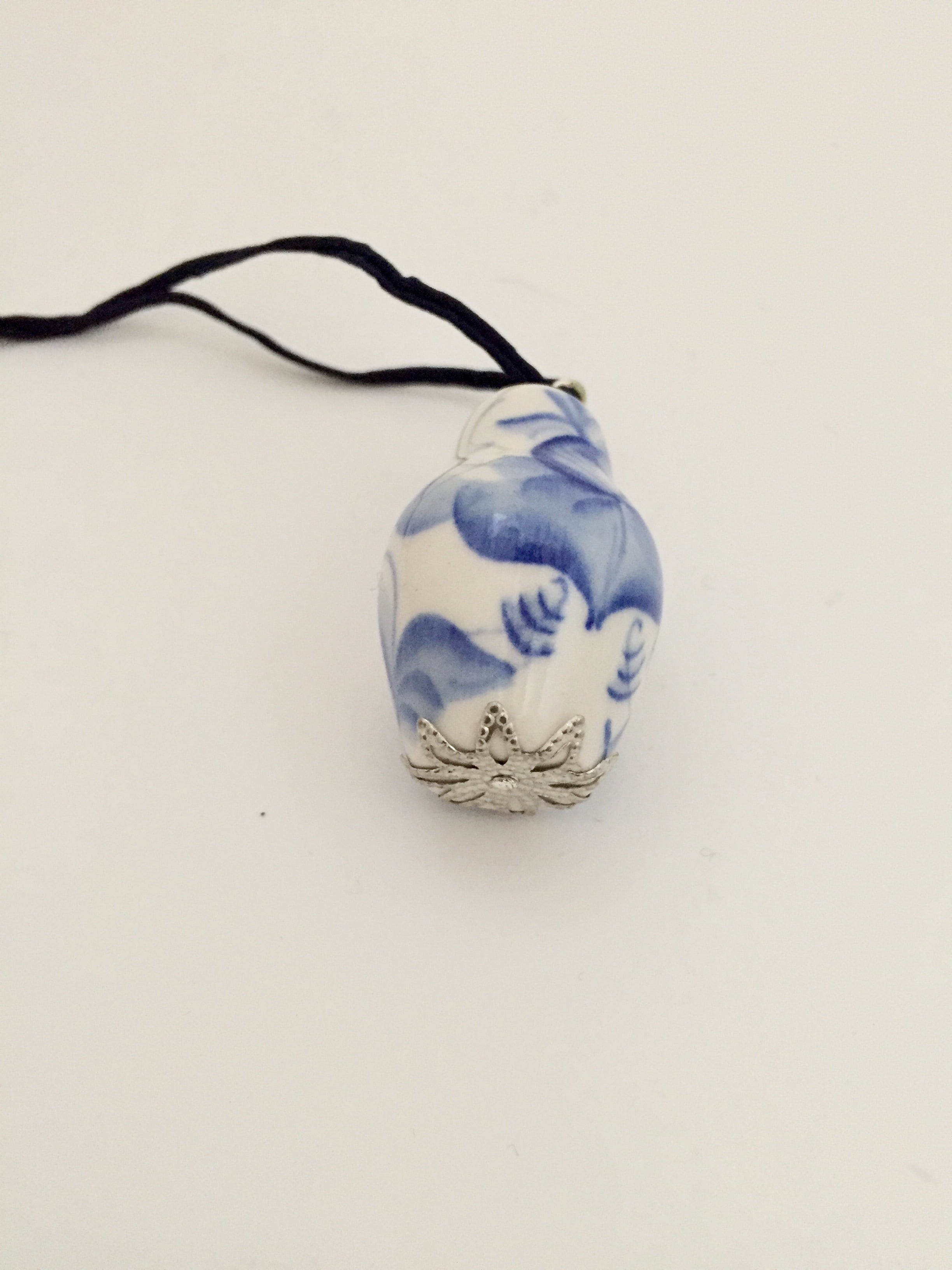 ロシア伝統グジェリ焼のマトリョーシカペンダント | kokeshka