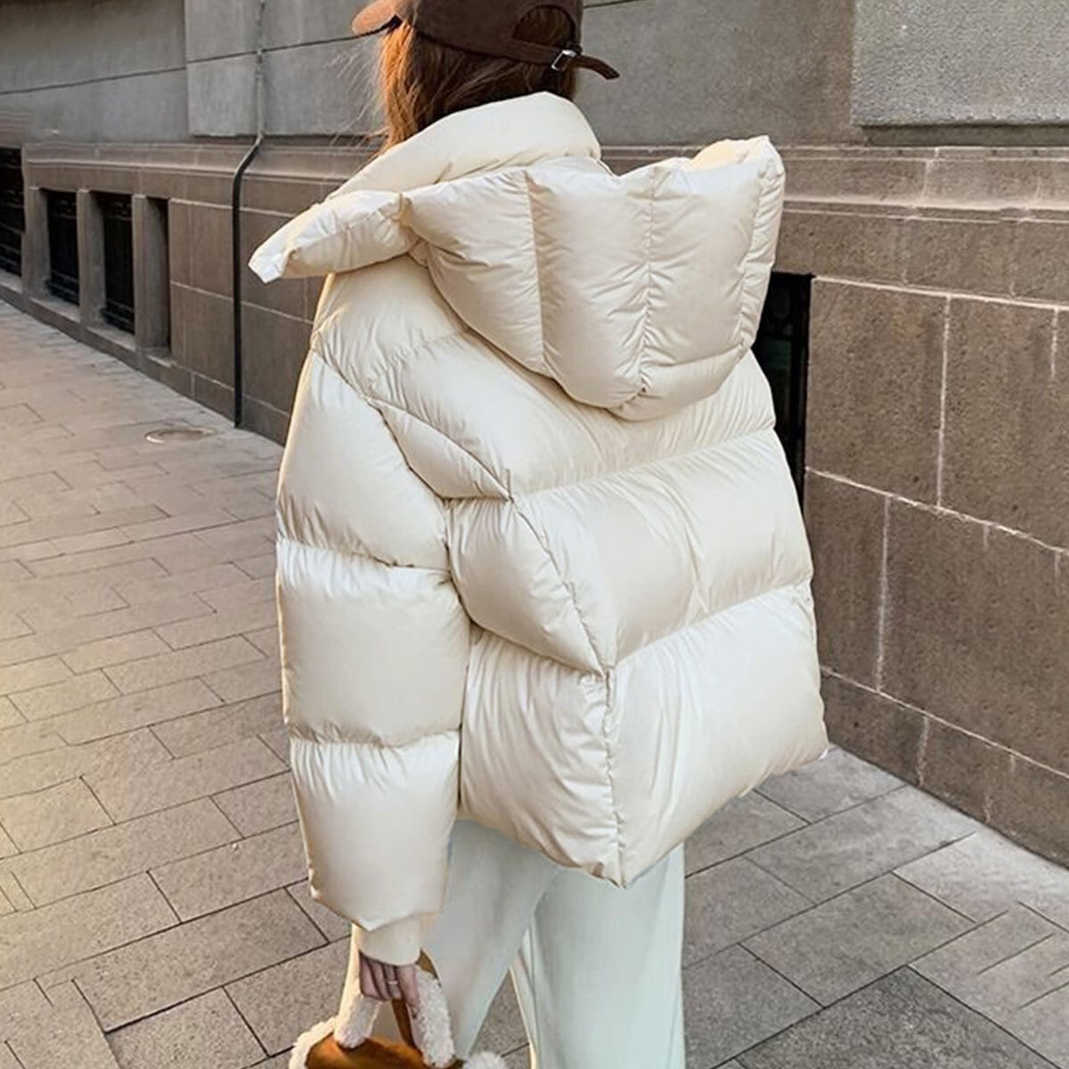 ダウン ジャケット ショート丈 中綿 レディース 秋冬 韓国 アウター きれいめ 大人 カジュアル シンプル 防寒 保温 暖かい 通勤 通学 フード付き ブルゾン フェイクダウン 大人可愛い 大人女子