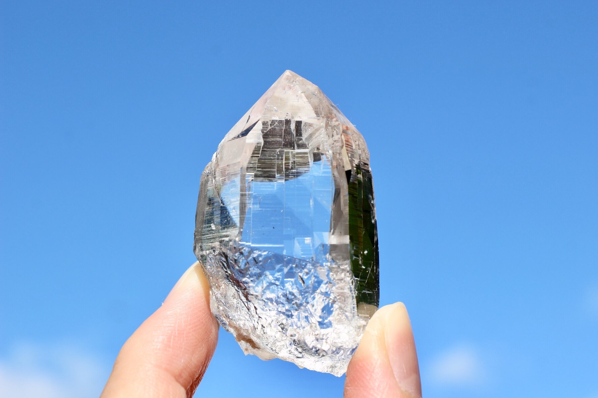 金運· 魔除ファントム☆レインボー☆煙水晶スモーキークォーツ六角柱