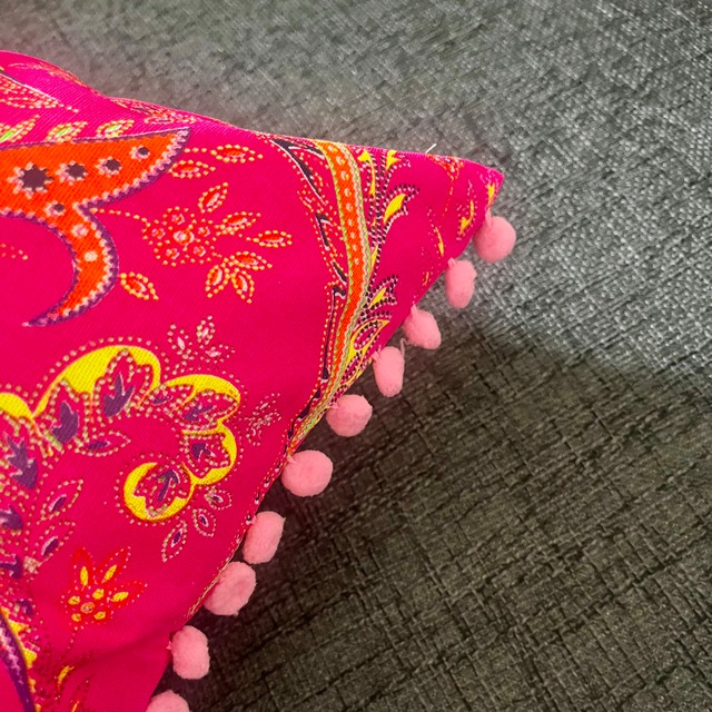 クッションカバーwithポンポン❤️ピンク