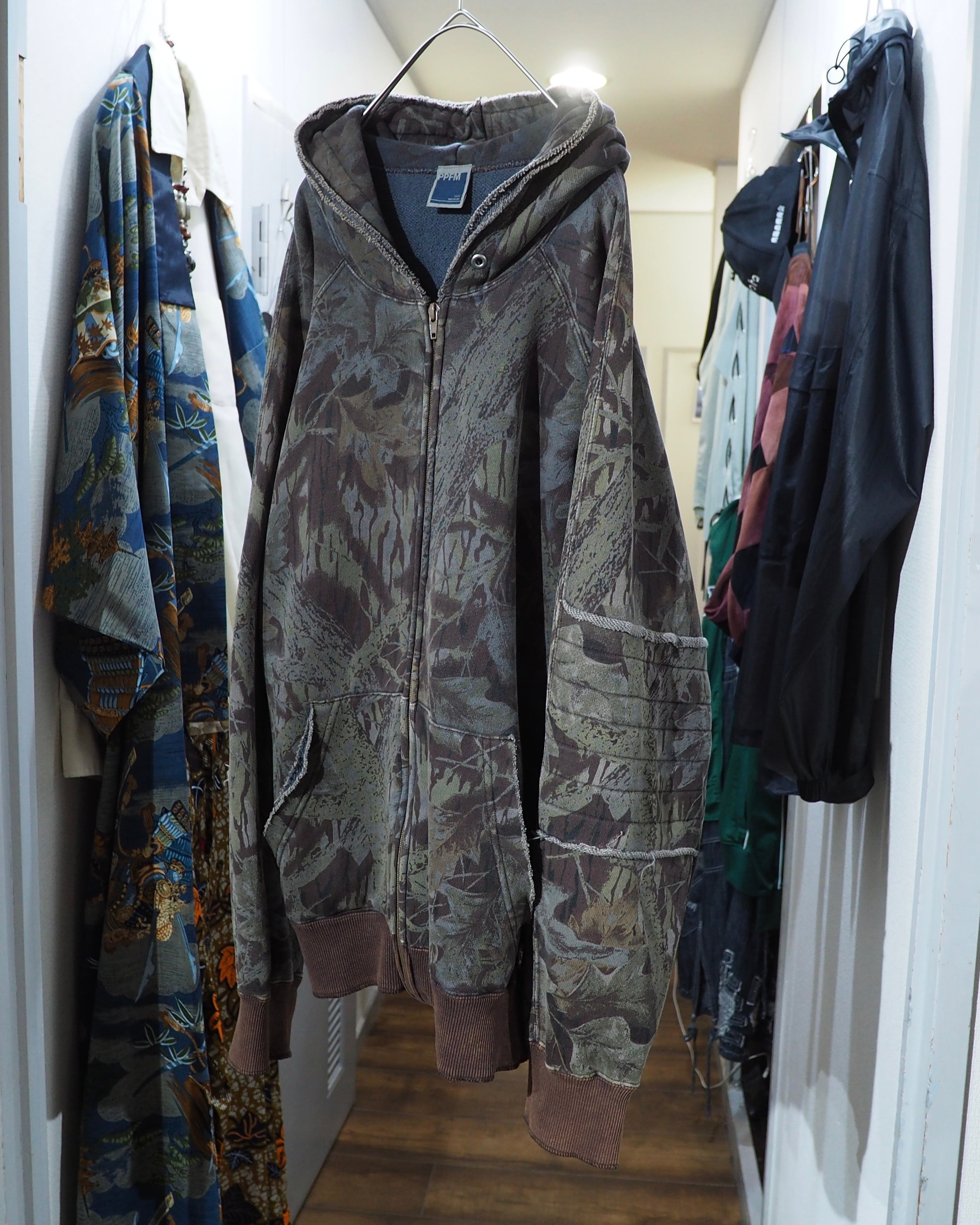 2002s " PPFM - Archive " Beautiful Aging Camouflage × Two stars Embroidery Full zip Parker ピーピーエフエム アーカイブ 星刺繍 パーカー