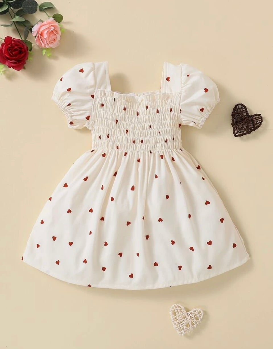 ハートプリントサマードレス………海外子供服　プチプラ　女の子　ガール　ワンピース　夏　ホワイト