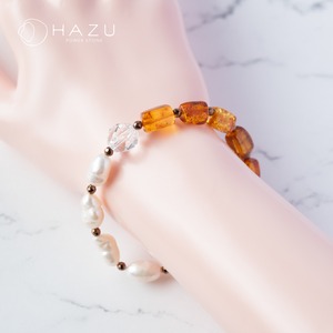 琥珀とパールの輝く美と健康ブレス［アンバー（琥珀）／淡水パール／水晶／クラック水晶］