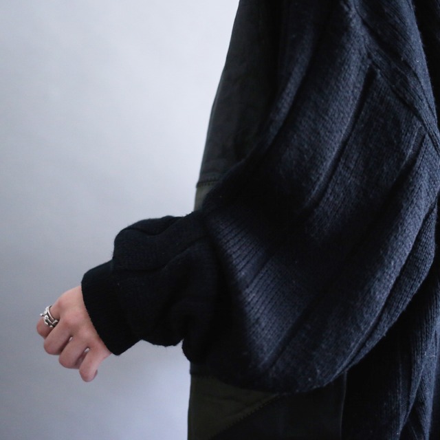 "ツキハギ" switching real leather loose silhouette mode knit sweater