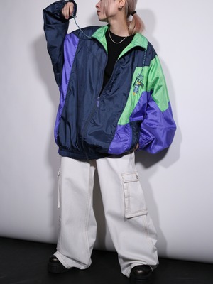 "NIKE" asymmetry 3-color switching design over silhouette nylon jacket