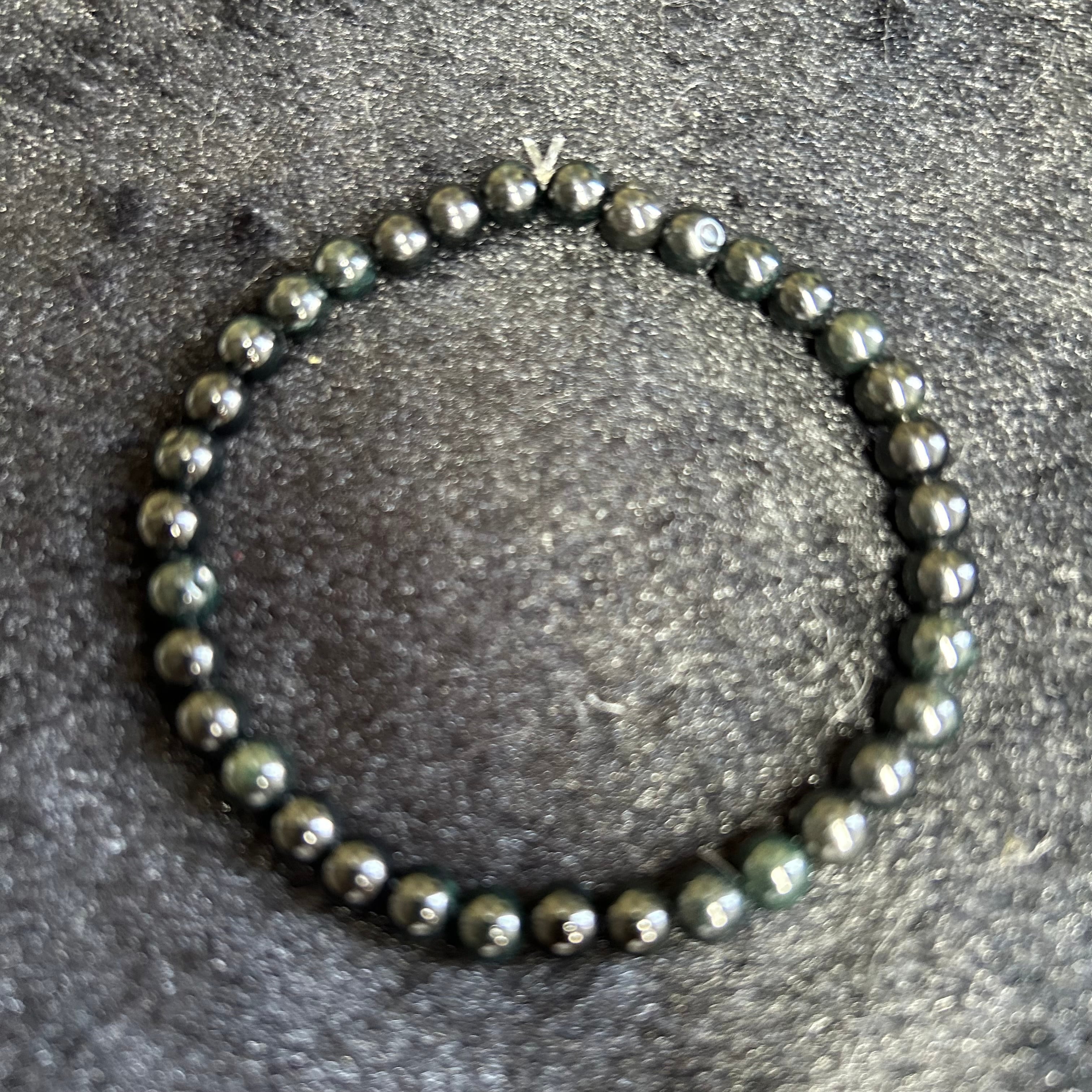 本翡翠玉 彫刻 ミャマー産 黄色 天然石 希少 高品質 無着色 ミャンマー