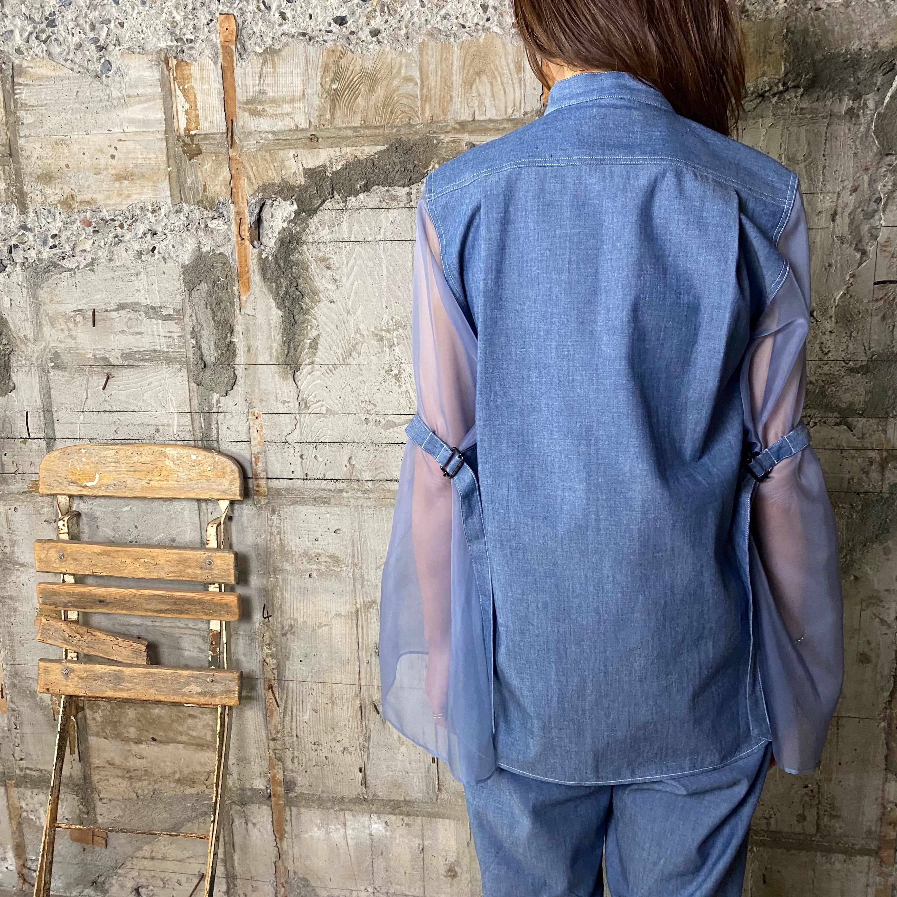 HYKE【ハイク】CHAMBRAY MILITARY SHIRT WITH SHEER SLEEVES (15194 Col /BLUE). |  glamour online powered by BASE