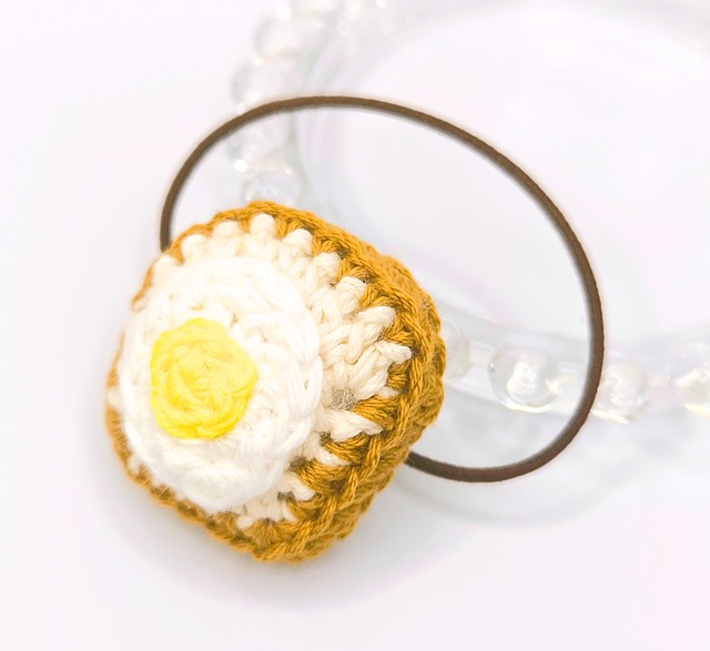 編ぐるみヘアゴム 目玉焼きトースト