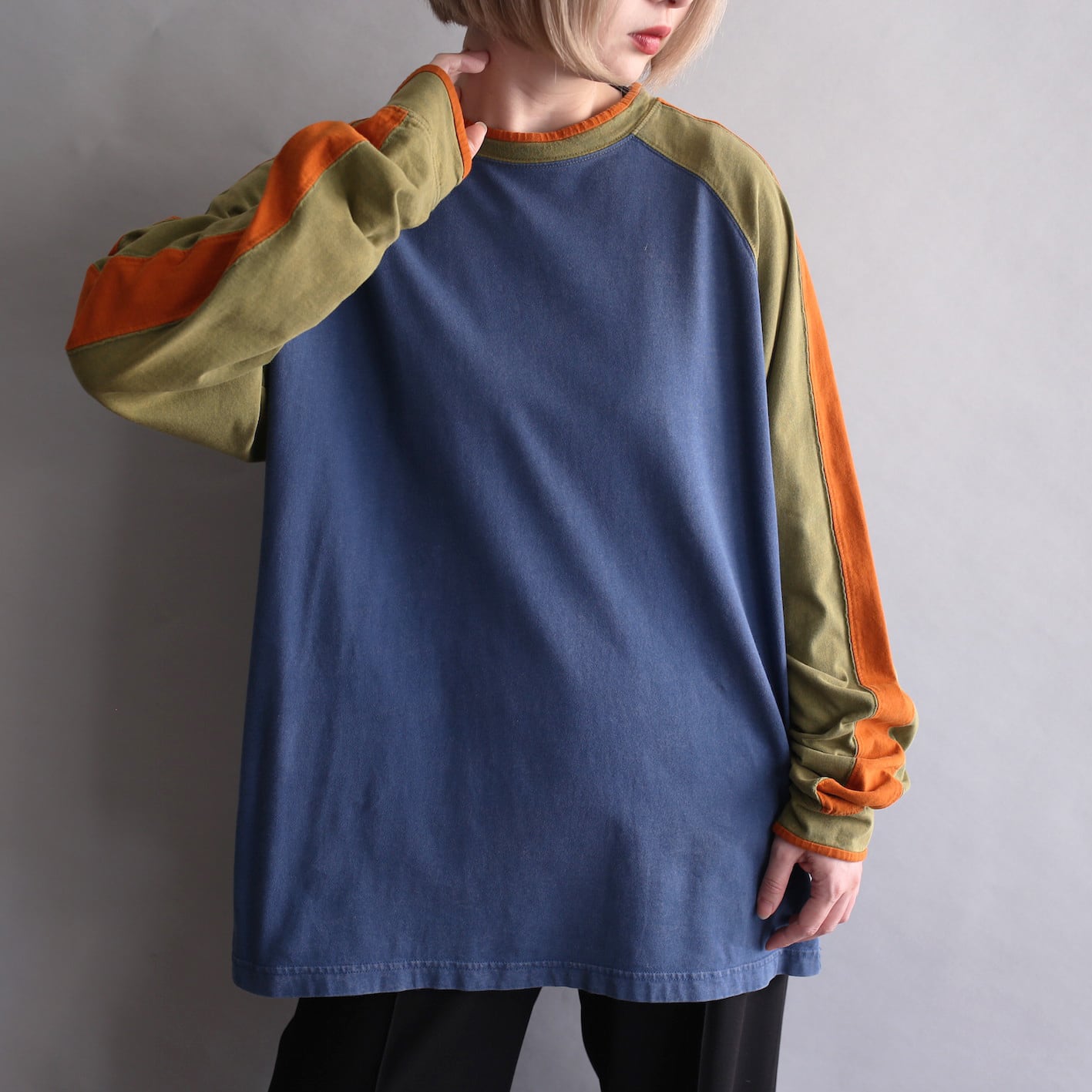 3-tone switching color design l/s tee