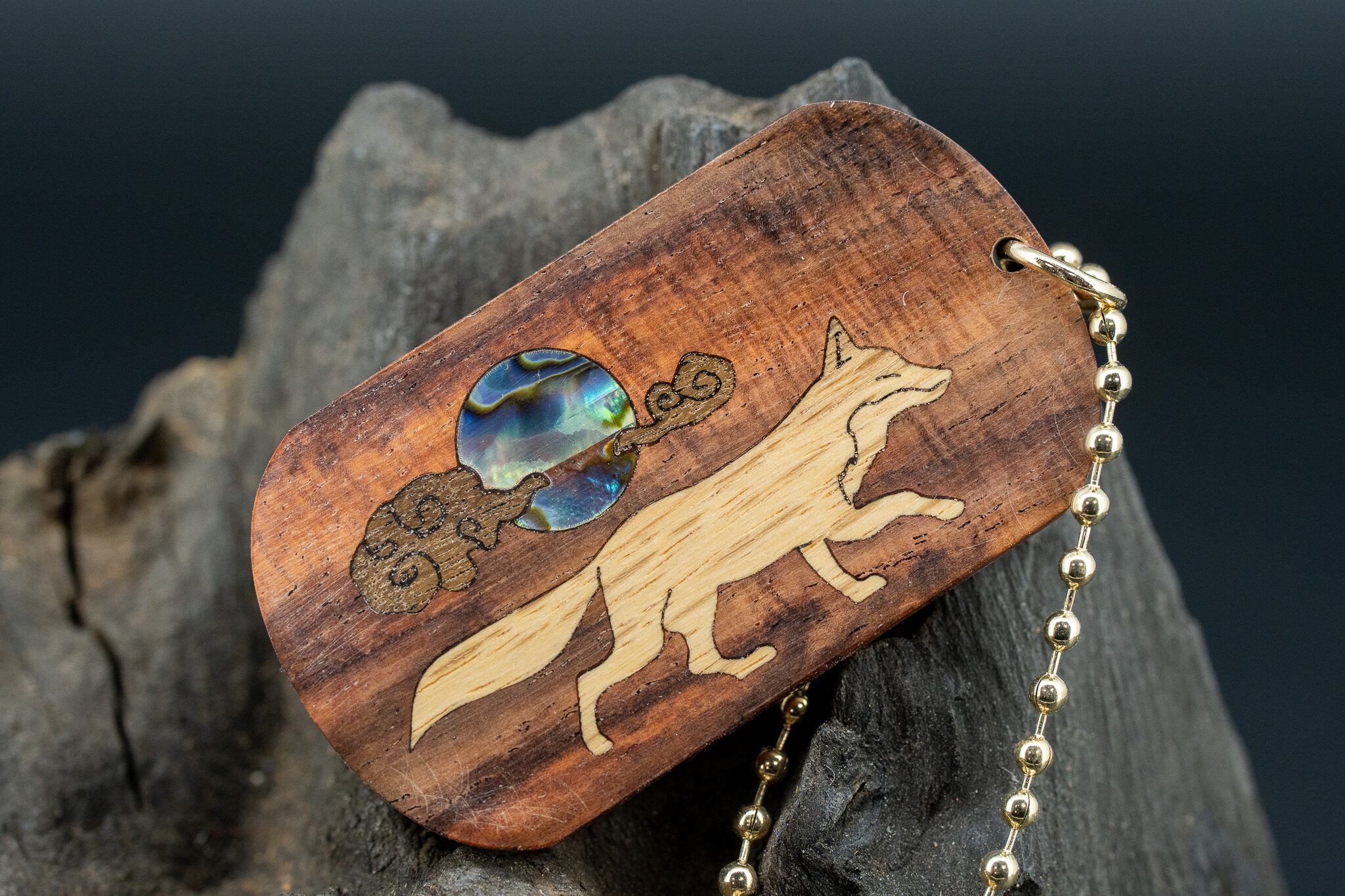 【21世紀最高峰の材】サイアミーズローズウッド マイクロカーリー ドッグタグ 象嵌 十五夜きつね