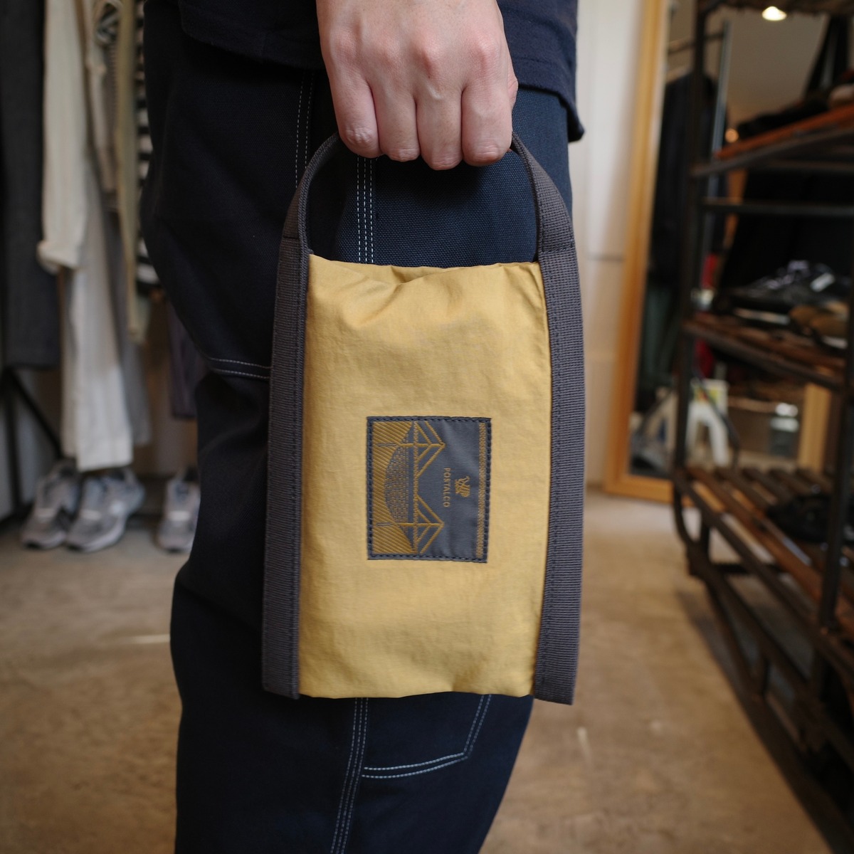 POSTALCO(ポスタルコ) / UTILITY POUCH -Yellow Ochre- | Signs