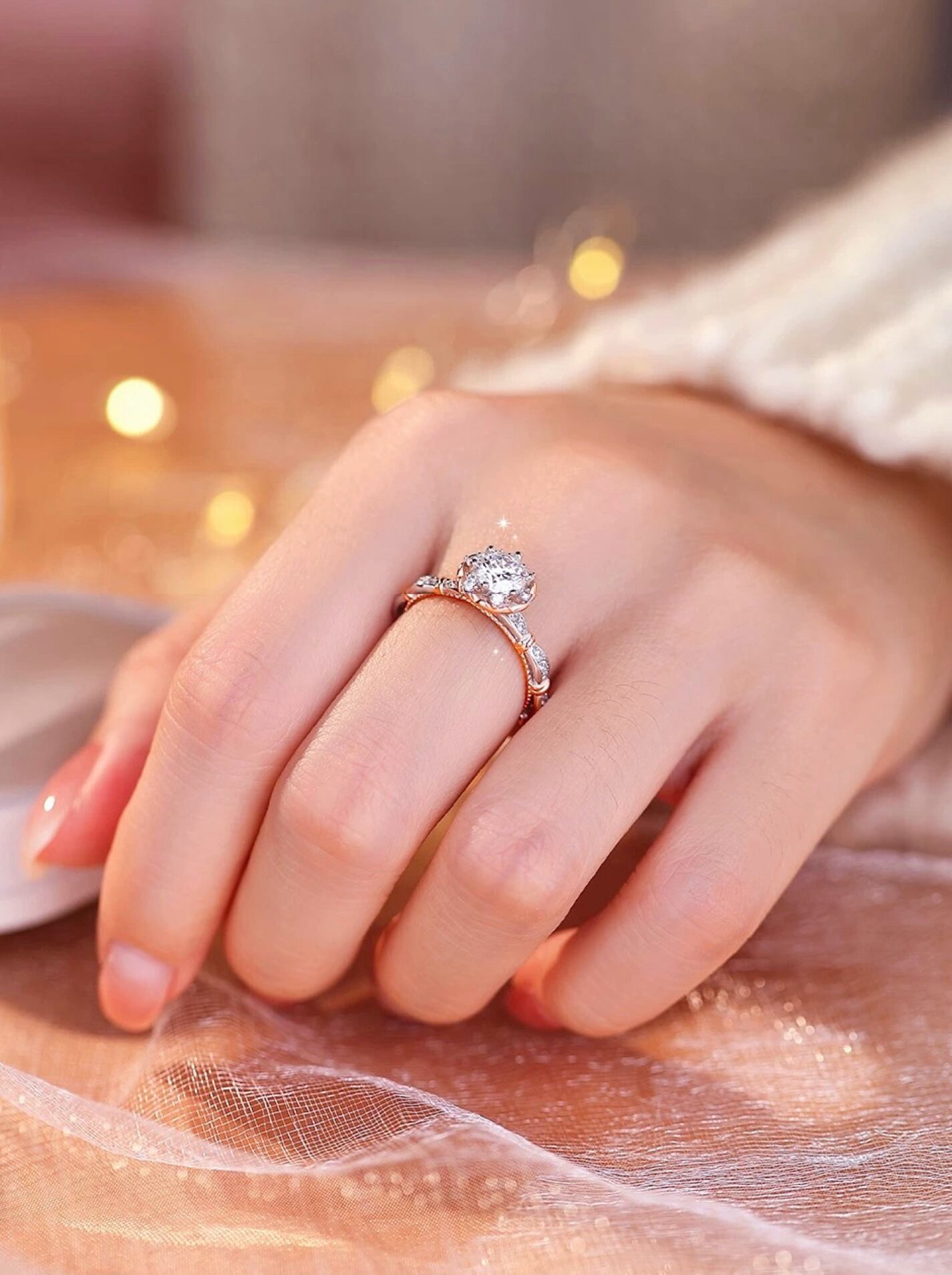 フラワー モアサナイト 花 2カラー キラキラ 0.6ct ゴージャス
