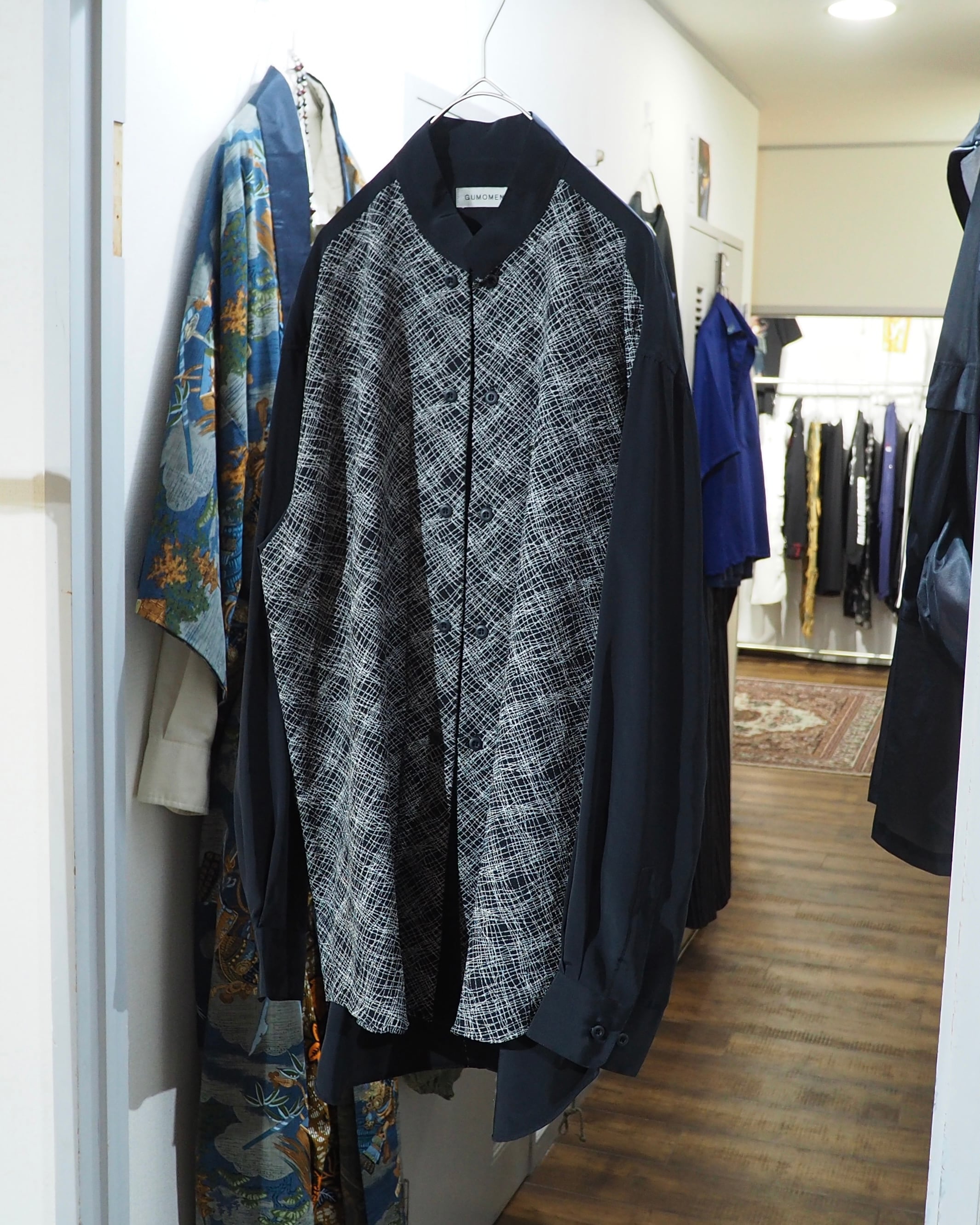 1980 - 90s ” 畝り ” Geometric Mode pattern vintage No collar Shirt