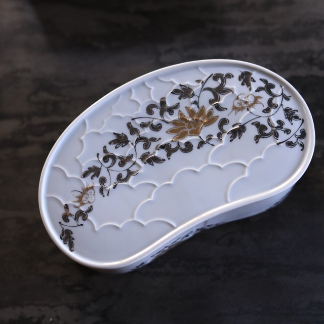 ＊mayuhako＊　白　流れ唐草