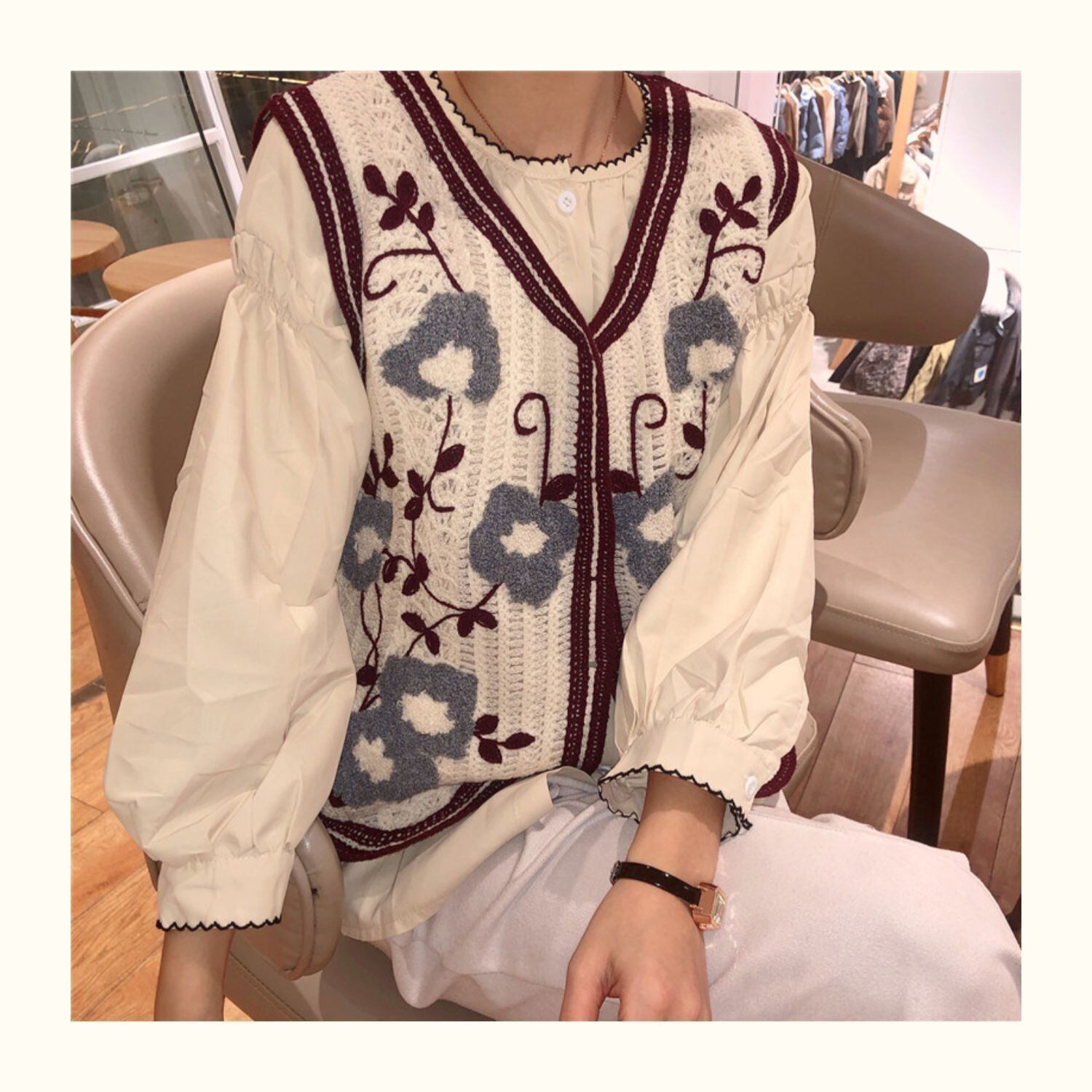 【新作】【送料無料】 レトロなアウターかぎ針編み中空ニットベスト女性のための 2021 春の新スタイルショート刺繍積み重ねインターネットセレブベスト 0316750300822