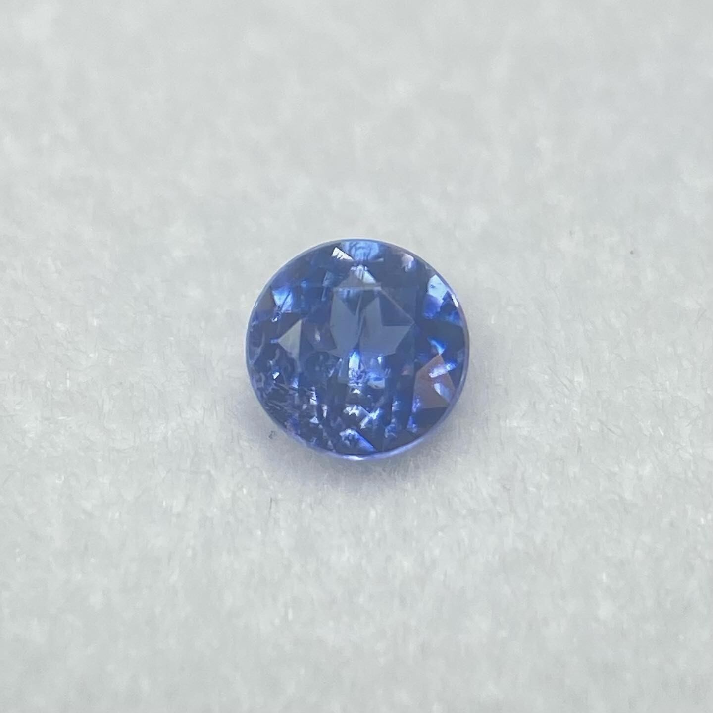 澄み渡る美しいブルー ベニトアイト2