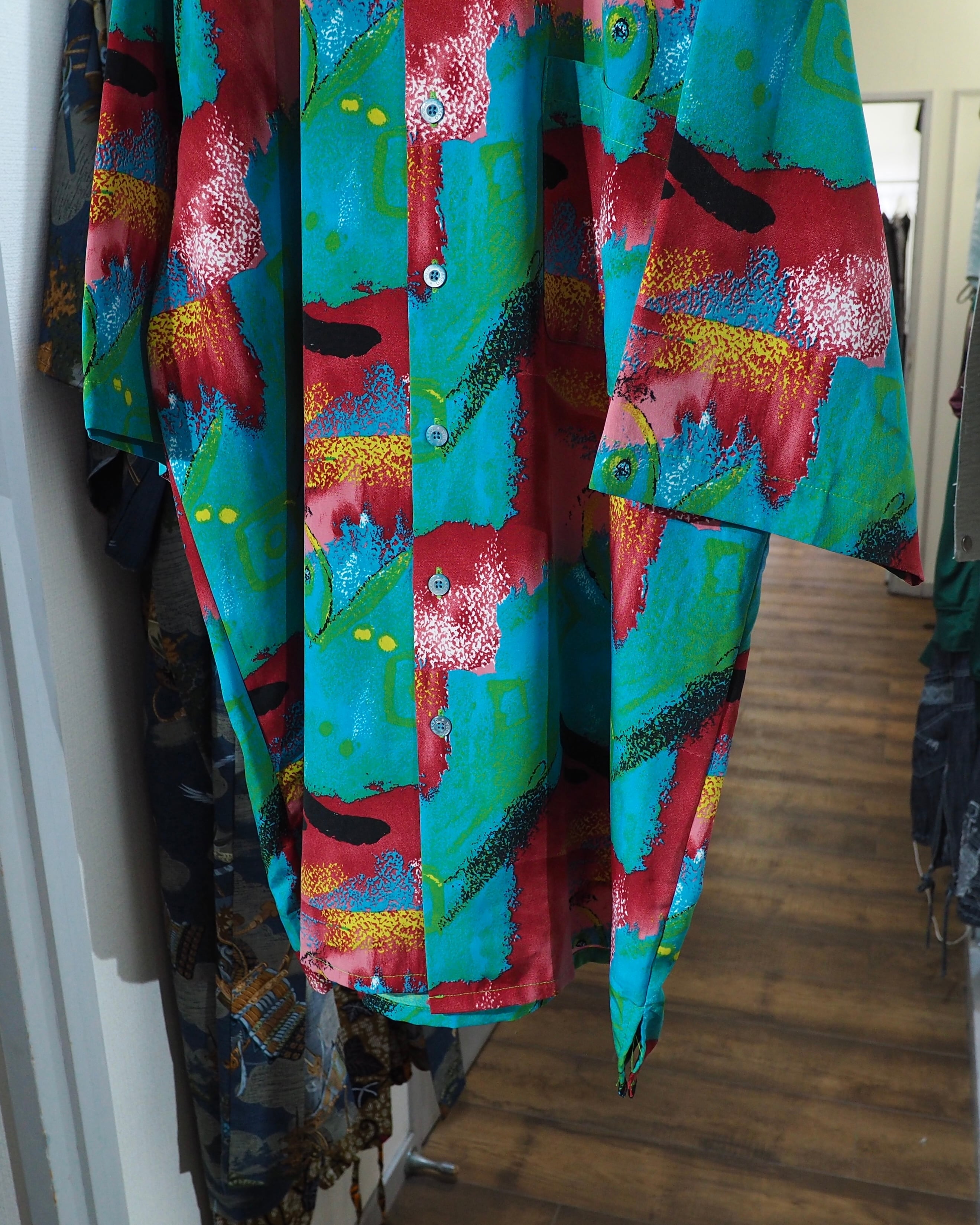 1990s ” 混沌 ” Beautiful Chaos painting Art vintage Over silhouette SS shirt