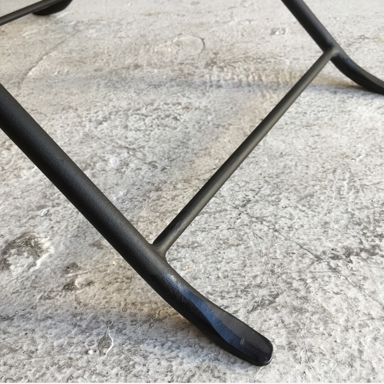 India Goat leather and iron folding stool Dark brown　インド　ゴートレザーアイアンフォールディングスツール　ダークブラウン　イス　山羊革　折りたたみ