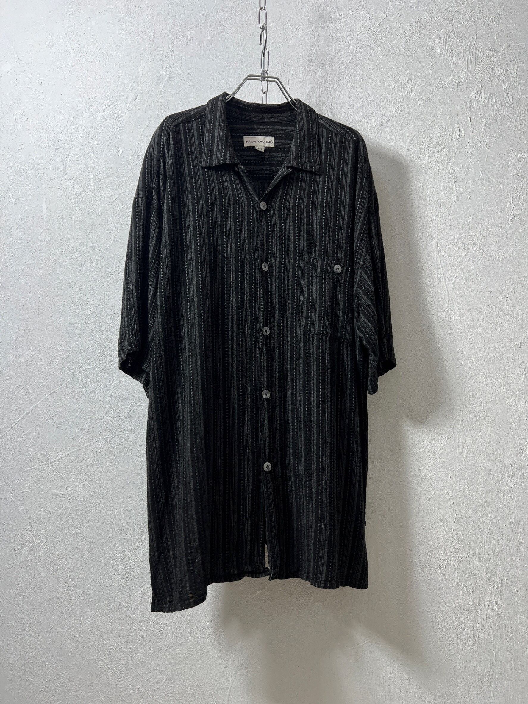 90’s USA black stripe short sleeve shirt